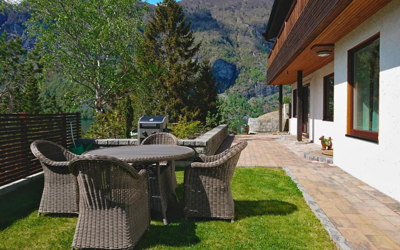 Otnes Fjordside Apartment Аурлан Екстериор снимка