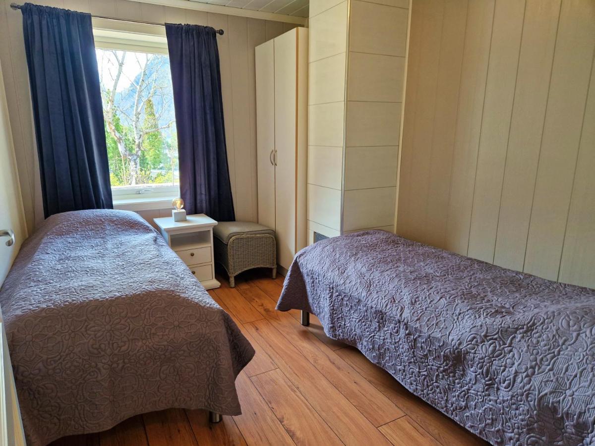 Otnes Fjordside Apartment Аурлан Екстериор снимка